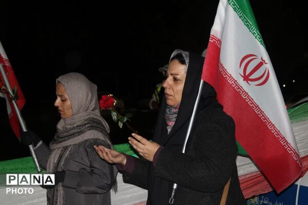 تقدیر از دختران همدانی در تجمعات شبانه به‌مناسبت روز دختر