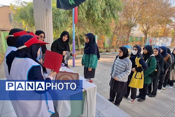 آغاز طرح مکمل یاری با آهن و ویتامین دی در مدارس کهریزک