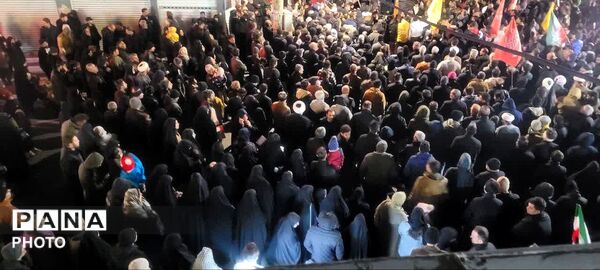 میدان لاله نظرآباد پاتوق دلدادگان رهبر
