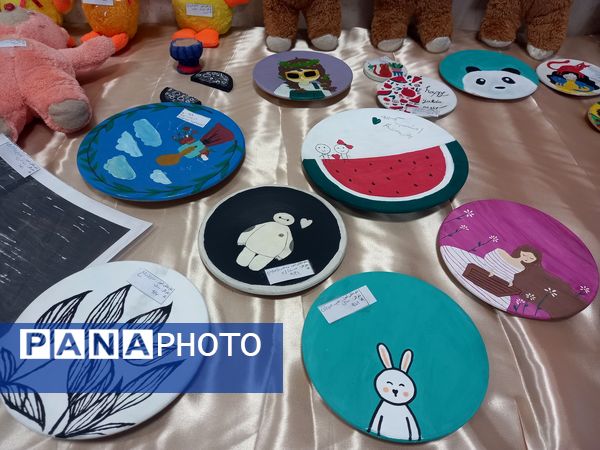 نمایشگاه مدرسه آرمانی هنر آسمانی در دبیرستان فرهنگ مرحوم فخرایی