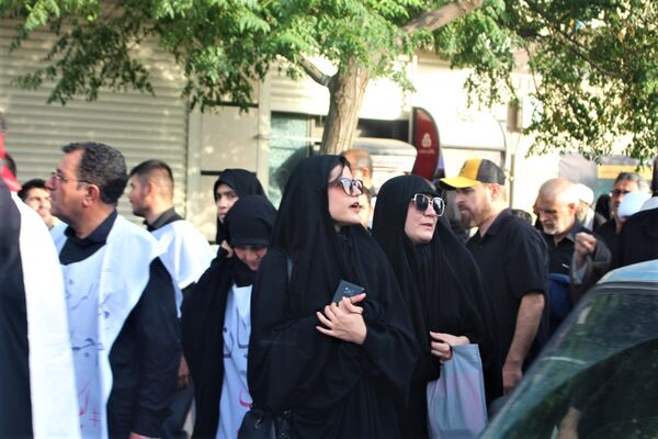 حماسه حضور نوجوانان کفن‌پوش قمی در راهپیمایی «عهد خون»