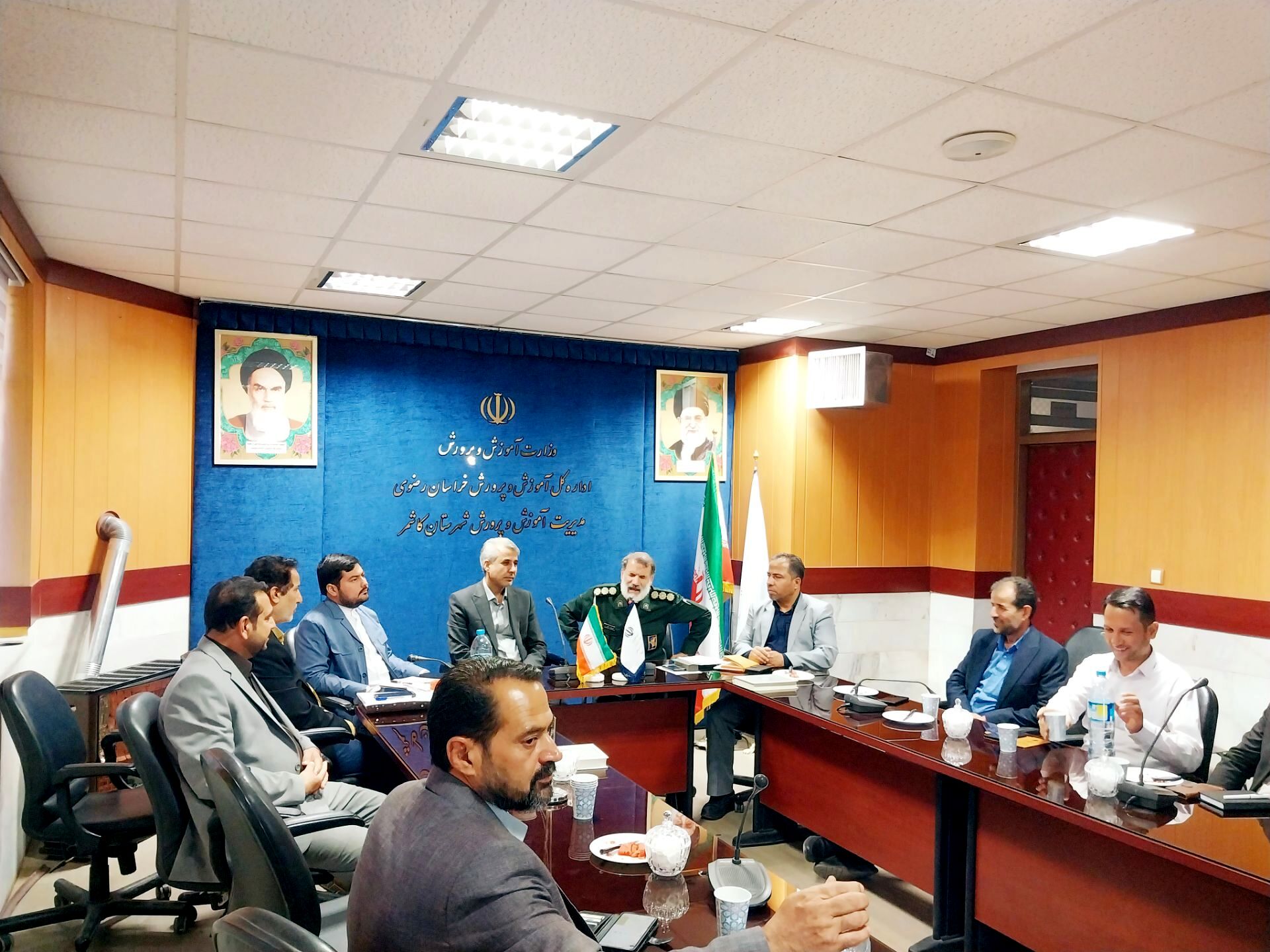 جلسه اعضای شورا و مدیران کانون‌های بسیج فرهنگیان قطب شهیدمدرس
