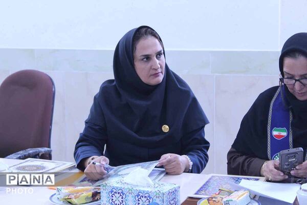 نشست صمیمی خبرنگاران پانا خراسان شمالی با مدیرکل آموزش و پرورش در روز خبرنگار
