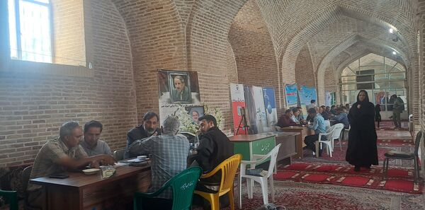 میز خدمت اداره‌های شهرستان نیشابور در جمعه خشم و نصر 