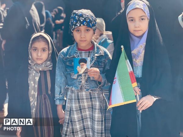 مردم گالیکش کفن پوش به میدان آمدند