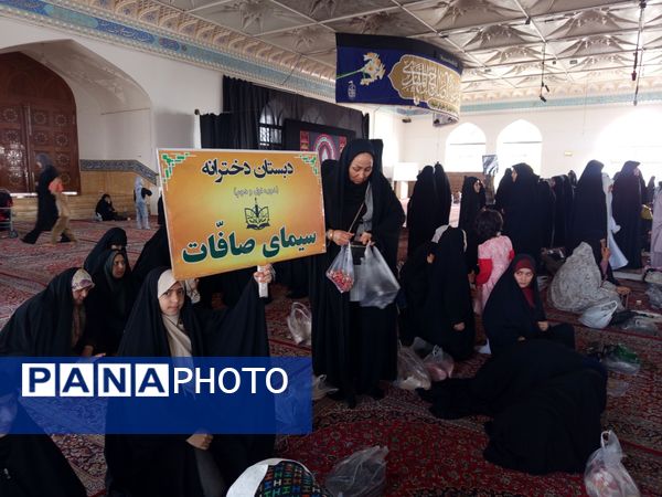 حضور دانش آموزان در نماز جمعه کاشمر