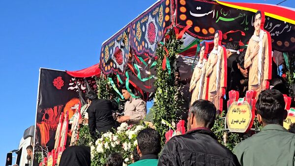 استقبال باشکوه مردم شهرستان بهاباد از شهید گمنام