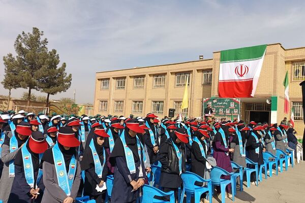 همایش «وطن‌یار»؛ تجدید عهد دانش‌آموزان ورامینی با شهدا و فرهنگ ایستادگی