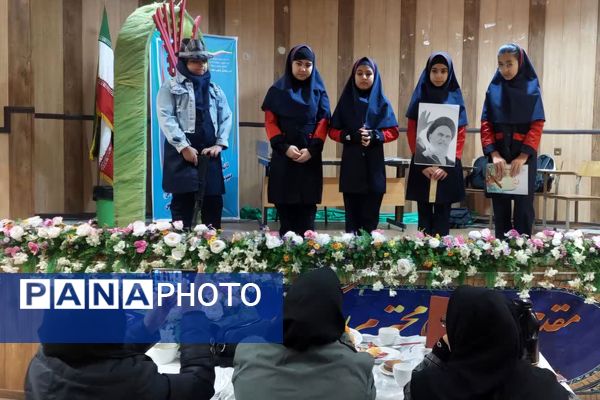 داوری آثار تئاتر درسی در ناحیه سه شیراز 