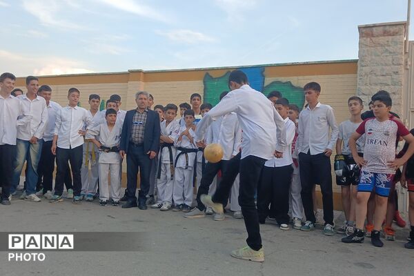 المپیاد درون‌مدرسه‌ای در مدرسه شهید کلاهدوز بهارستان‌دو