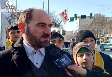 قدردانی مدیر کل آموزش و پرورش استان اردبیل ازحضور یکپارچه دانش آموزان در راهپیمایی 22 بهمن ماه سال1403