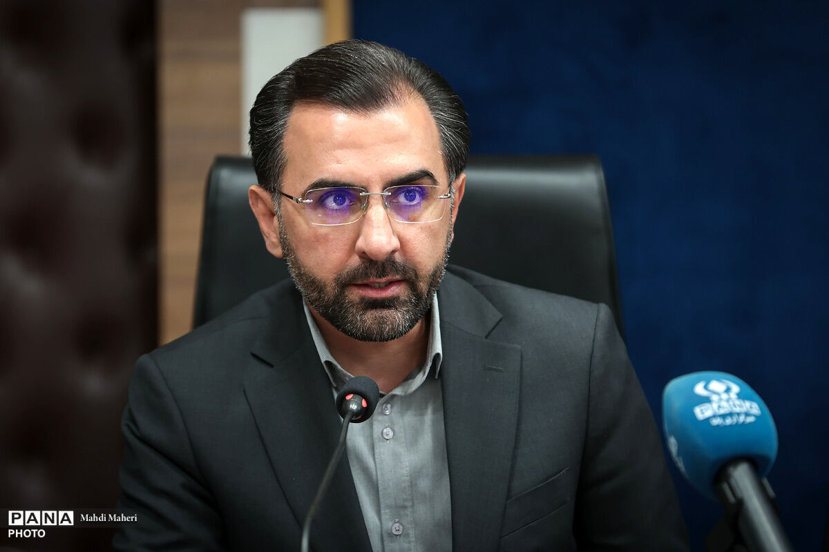 خبرنگار متعهد، دیده‌بان حقیقت و وجدان بیدار جامعه است