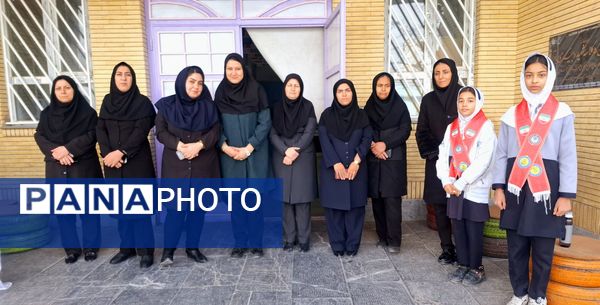 زنگ انقلاب در مدرسه فاطمه‌الزهرا(س) باخرز