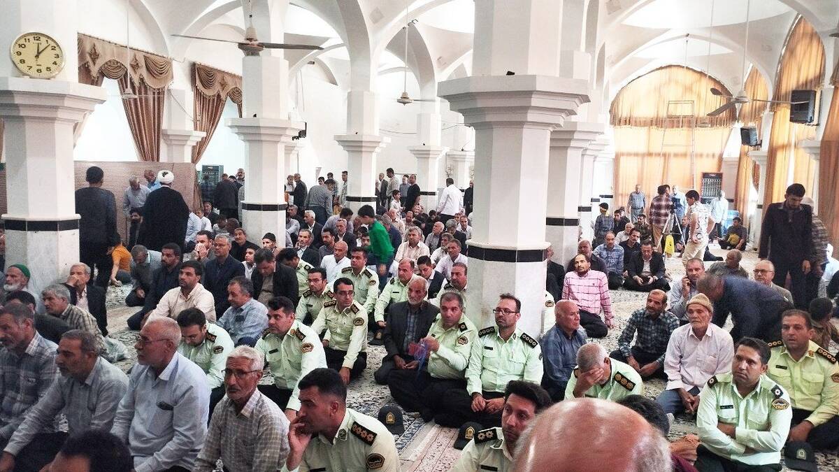 میز خدمت مسئولان شهرستان خلیل آباد در مصلی نماز