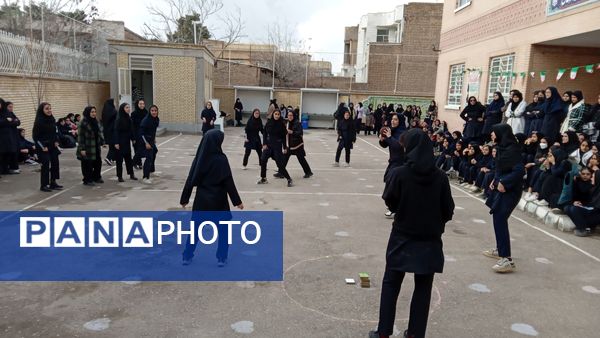  مسابقات ورزشی در دبیرستان خاص نمونه فرهنگ 