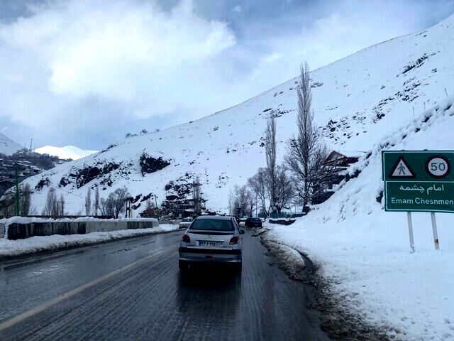 بارش برف و باران در محورهای مواصلاتی ۱۴ استان