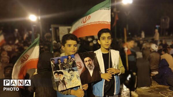 شبی بارانی و ملکوتی در تویسرکان؛ اقامه نماز استغاثه در جوار آرامگاه حیقوق نبی