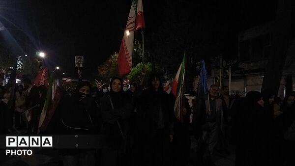 نیشابوری ها از پیر تا کودک در اجتماعات خیابانی