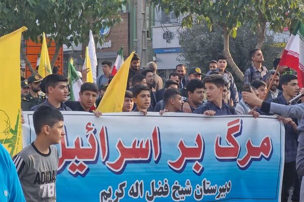 خروش مردم قرچک در پی شهادت دبیرکل حزب‌الله لبنان