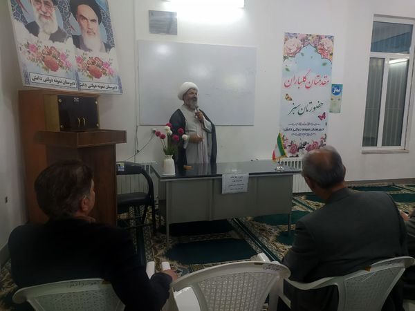 برگزاری کلاس سیری در نهج البلاغه در دبیرستان نمونه دانش کاشمر