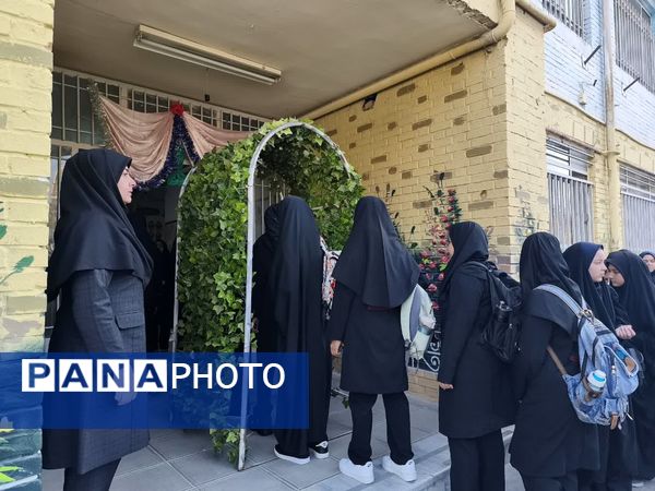 آیین بازگشایی مدارس در مدرسه ازرم مشهد 