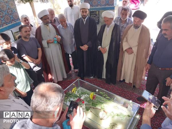 غبارروبی مزار شهید گمنام شهرک امام حسن(ع) قم