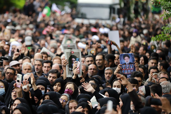 تشییع پیکر شهدای خدمت در تبریز