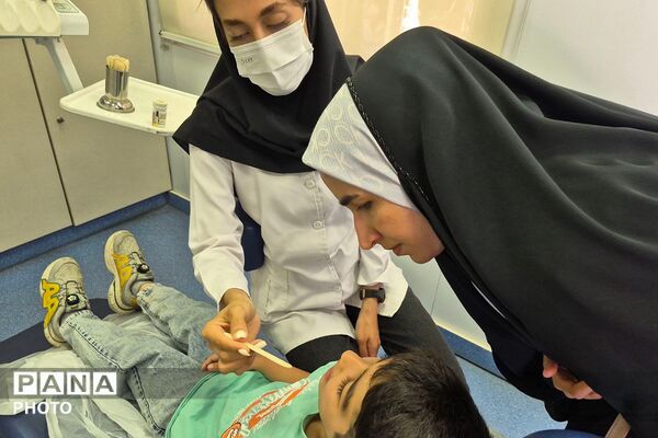 حضور دندانپزشکی سیار و اجرای طرح ماهر در اداره آموزش و پرورش جوادآباد 