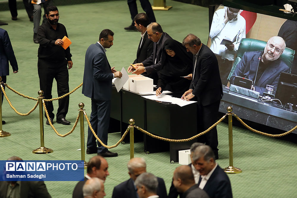 هیات رئیسه مجلس پیشانی و پرچمدار کارهای عملیاتی مجلس است