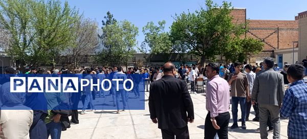 برپایی بازارچه در مدرسه ولیعصر آشخانه 