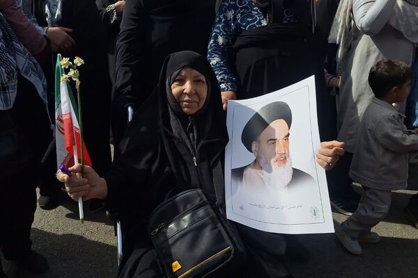 برخیز که فجر انقلاب است امروز