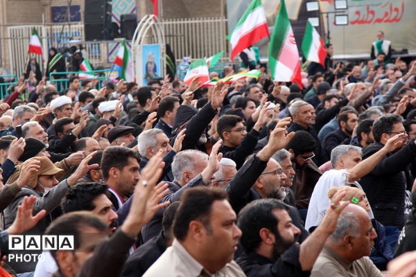 برپایی باشکوه نماز عید فطر در یزد