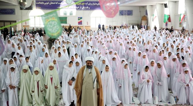 جشن عبادت دانش‌آموزان پایه سوم شهرستان شیروان در مصلی امام خامنه‌ای(مدظله العالی)