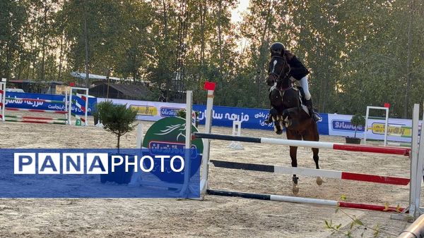 مسابقه کشوری پرش با اسب در مزرعه سامان شهرستان محمودآباد