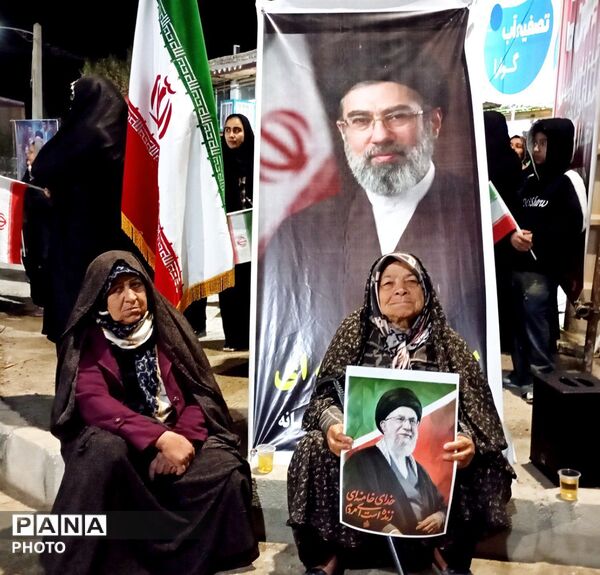 دانش‌آموزان شهرستان مانه در راهپیمایی‌های شبانه در جنگ رمضان 