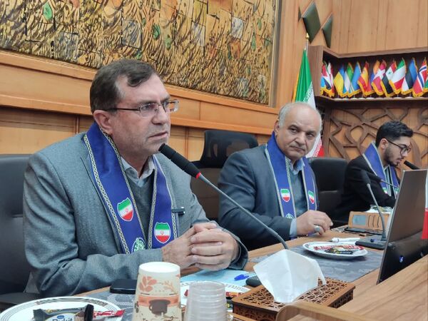 نشست هم‌اندیشی مسئولان سازمان دانش‌آموزی استان فارس روز اول