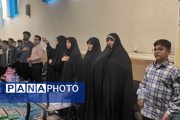 طنینِ نیایش در مدرسه