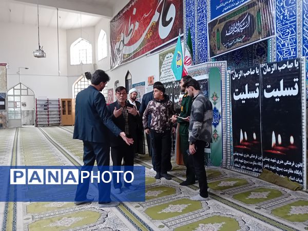 حضور دانش‌آموزان دبیرستان فاطمه الزهرا(س) و کوثر در نماز جمعه