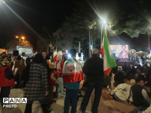  لحظه تحویل سال و تجدید بیعت با رهبر معظم انقلاب اسلامی 