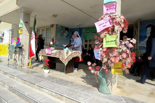 انتخابات همیاران مشاور مدرسه دخترانه تلاش در بجنورد
