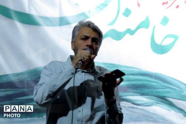 حضوری متفاوت در شبی به یادماندنی در سنگر خیابان