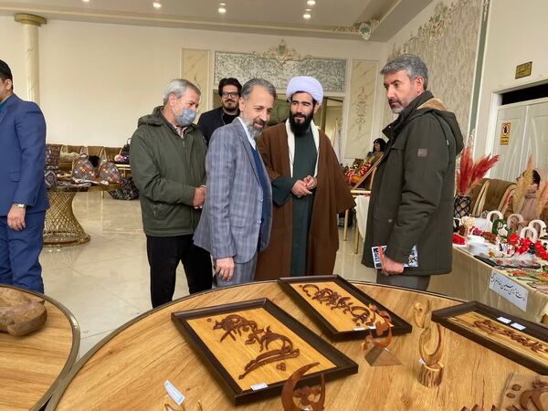 نمایشگاه صنایع دستی در کوهسرخ