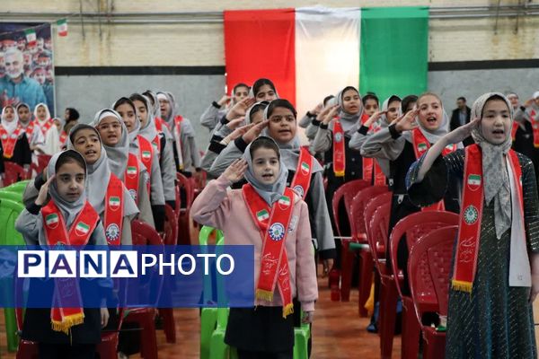  همایش «یاوران انقلاب، پیشتازان مقاومت» در دلیجان همزمان با آغاز دهه فجر