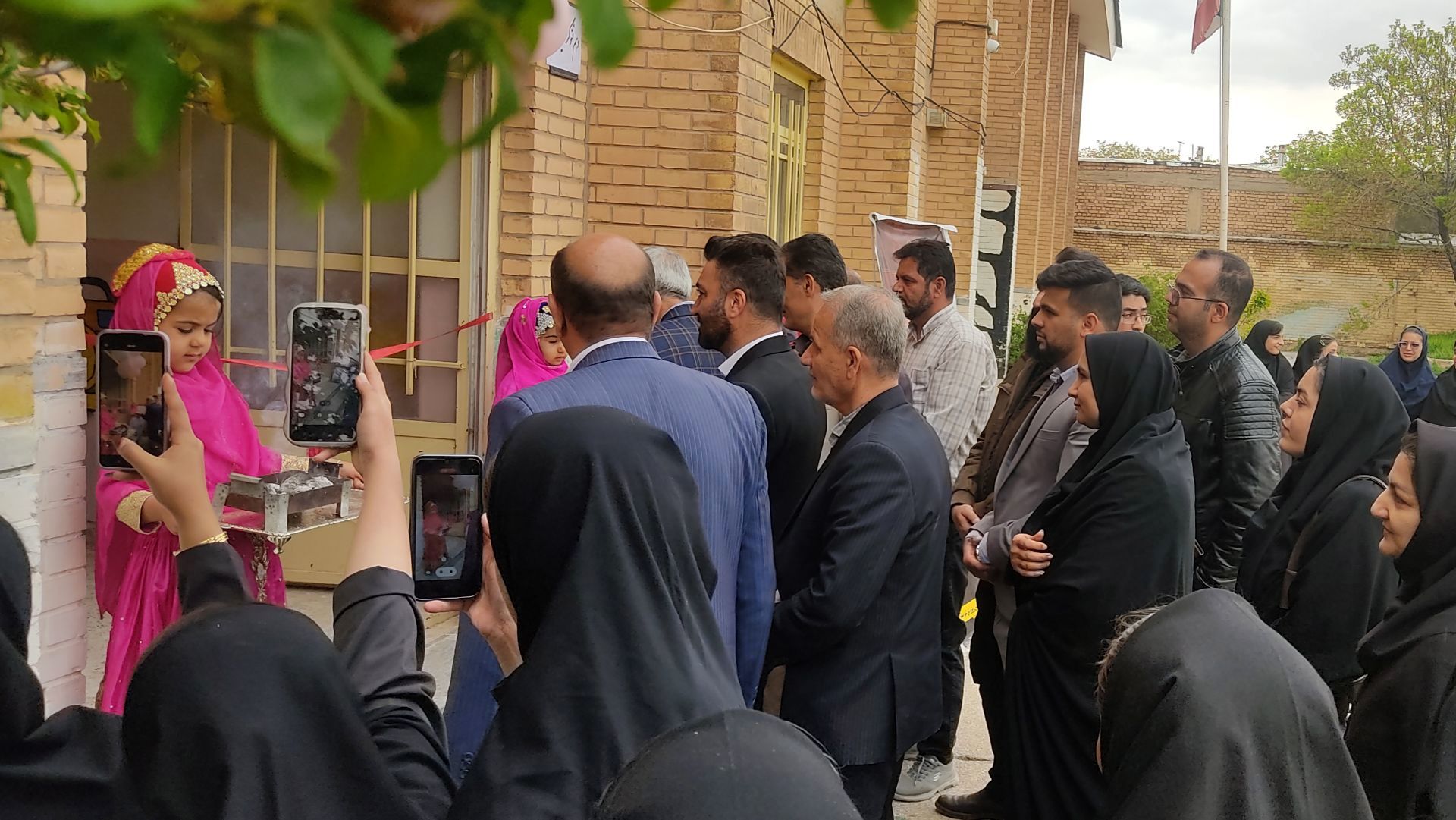 افتتاحیه نمایشگاه دانش‌آموزان کوشش دستنا