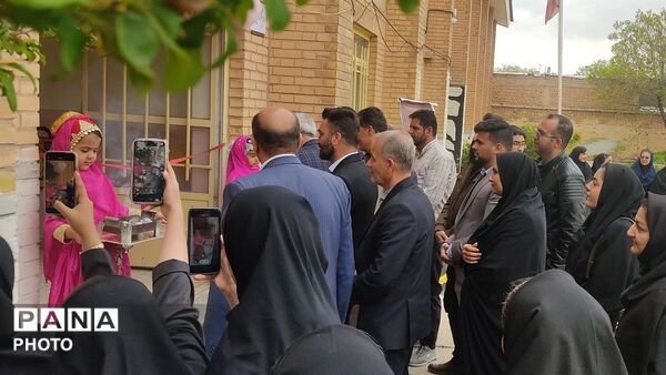 افتتاحیه نمایشگاه دانش‌آموزان کوشش دستنا