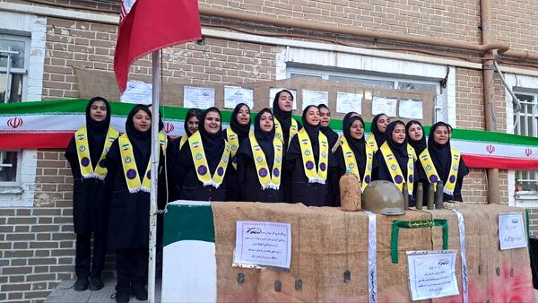 برگزاری مراسم ۱۳ ابان در دبیرستان مستوفی ۲