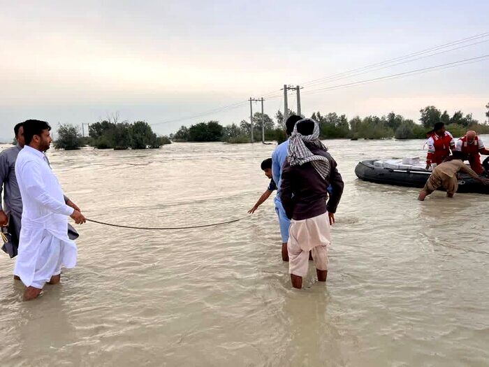 اقدامات دولت برای حمایت از سیل‌زدگان سیستان و بلوچستان؛ امدادرسانی ادامه دارد