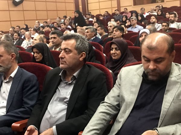 همایش تجلیل از مدیران و کارکنان نمونه شهرستان محمودآباد 