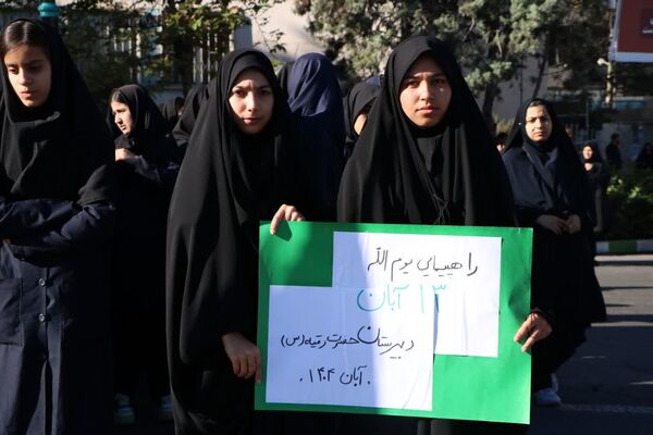 خروش دانش‌آموزان گرگانی در روز حماسه و بصیرت
