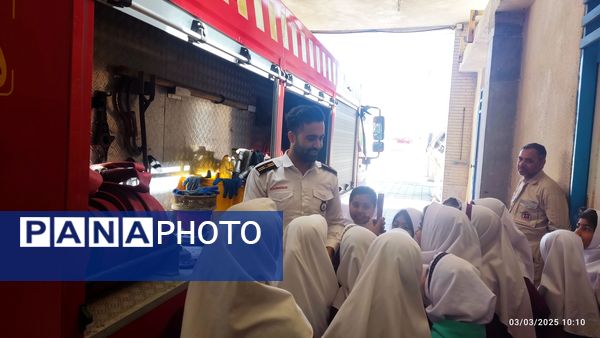 بازدید علمی از ایستگاه آتش‌‌نشانی فین